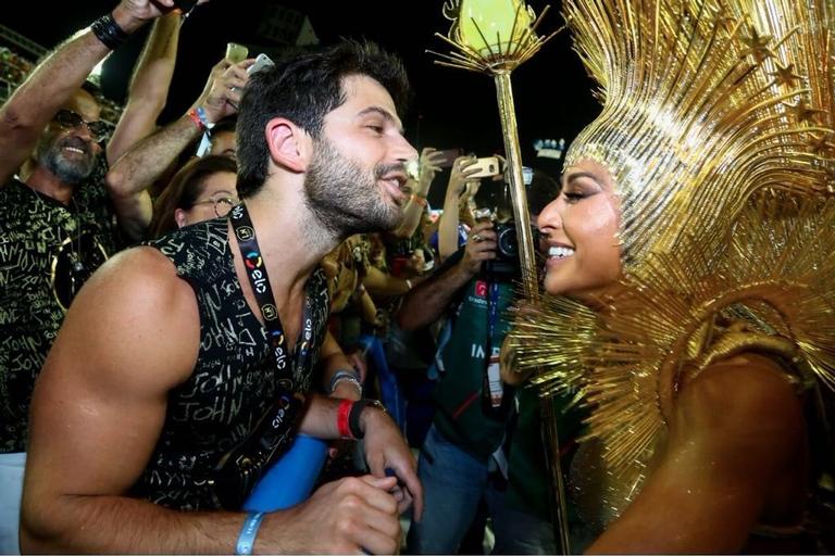 Sabrina Sato brilha na Vila Isabel, no Rio de Janeiro