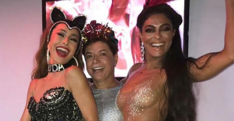 Sabrina Sato e Juliana Paes usam looks polêmicos em dia de festa na Sapucaí