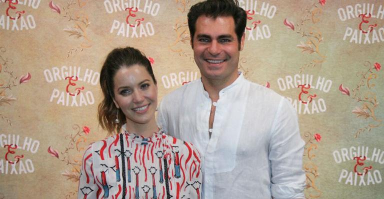 Elenco se reúne para o lançamento de ‘Orgulho e Paixão’