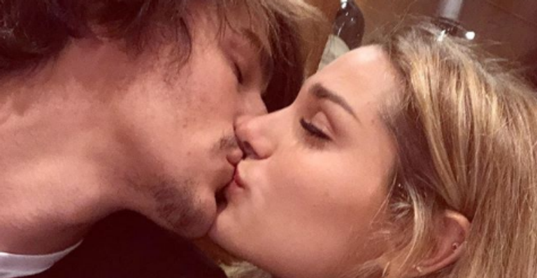 Sasha Meneghel assiste à estreia de Bruno Montaleone em novela: “Que orgulho”