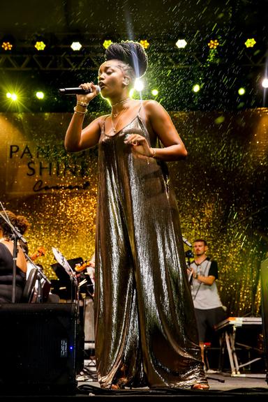 IZA canta com Orquestra Filarmônica de Paraisópolis