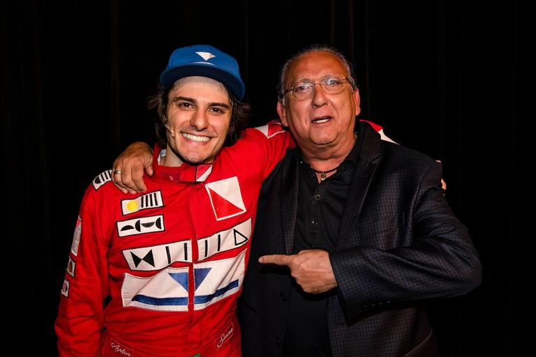 Galvão Bueno prestigia Hugo Bonemer em Ayrton Senna – O Musical