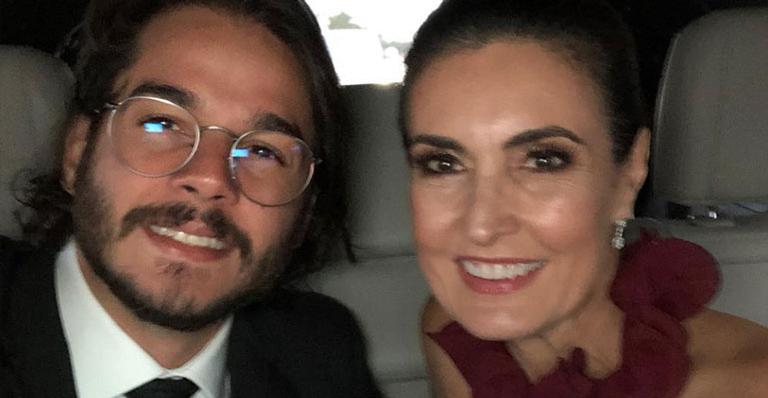 Com look arrasador, Fátima Bernardes recebe homenagem nos Estados Unidos