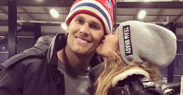 Tom Brady visita terra natal de Gisele Bündchen e assiste à partida de futebol