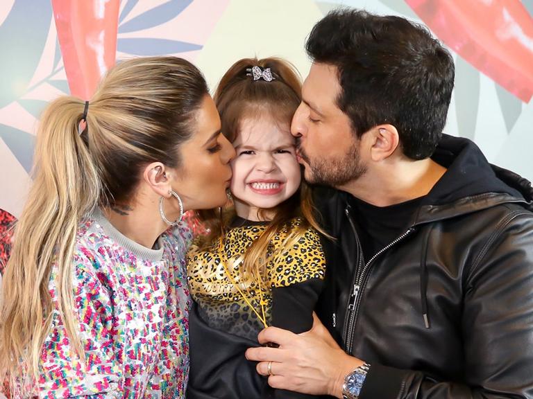 Mirella Santos comemora aniversário de 35 anos com Ceará e Valentina