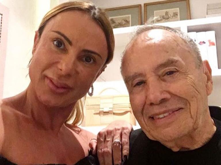 Stênio Garcia comenta relacionamento de mulher com filhas: “É mais uma coleguinha delas”