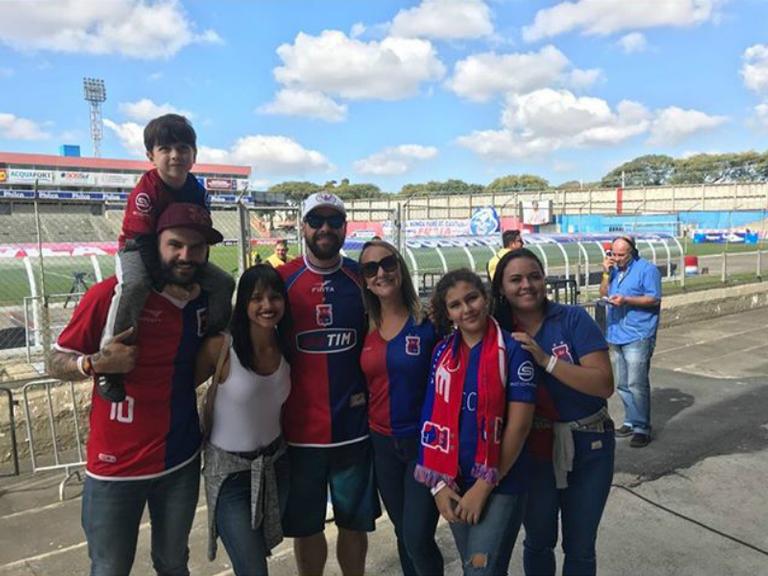 Ex-BBBs, Gleici e Wagner curtem fim de semana juntinhos no Paraná