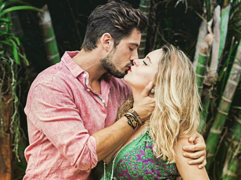 Rafael Cardoso mostra o parto de Valentim, filho com Mariana Bridi: ‘Trabalhão lindo’