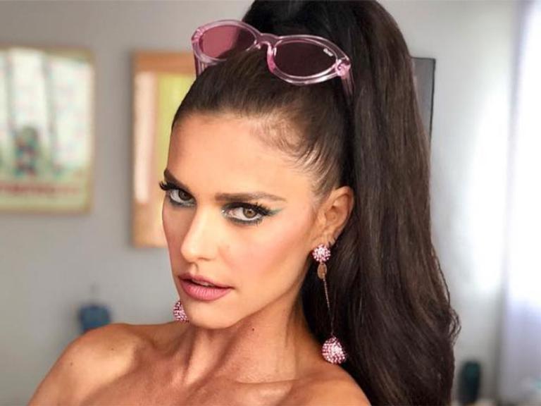 Fernanda Lima causa comoção com look ousado na 22ª Parada LGBT