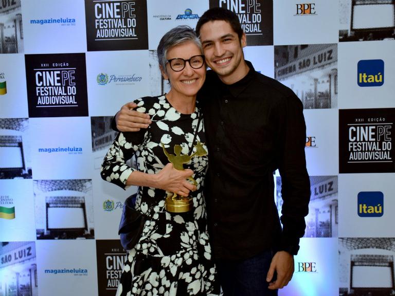Cássia Kis recebe homenagem no Festival de Pernambuco