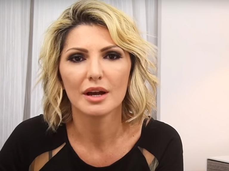 Antonia Fontenelle surpreende fãs e aparece com os cabelos bem curtinhos