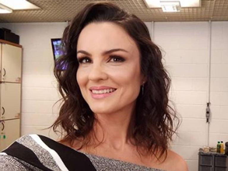 Carolina Kasting fica ruiva para fazer novela em Portugal