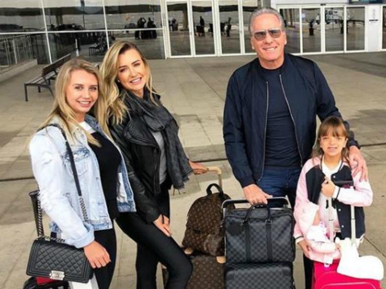 Roberto Justus curte férias com a filha, Rafa, em Orlando
