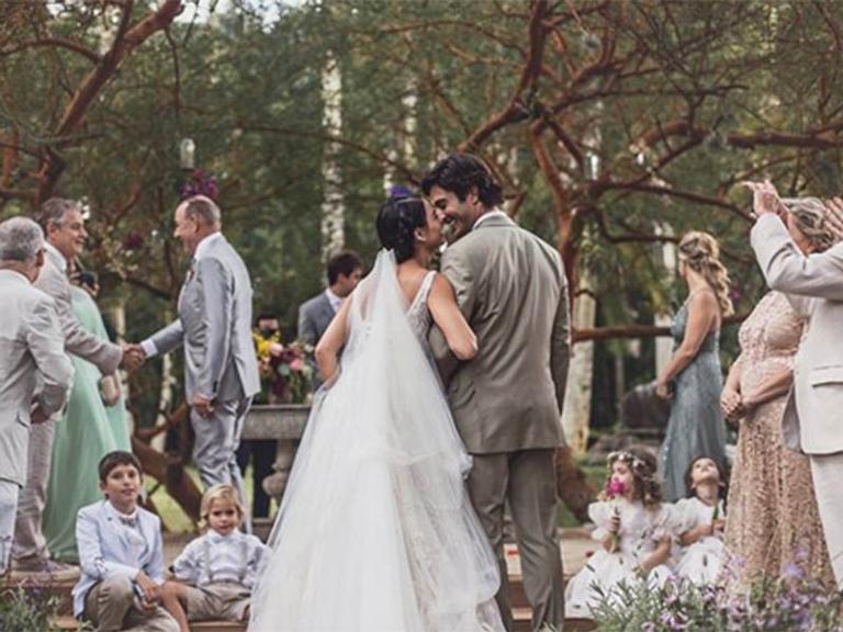 Isis Valverde mostra novas fotos de seu casamento: ‘Nosso conto de fadas’