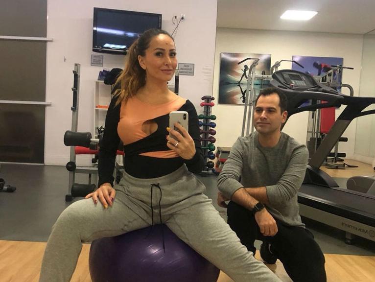 Saiba como é o treino de Sabrina Sato durante a 1ª gestação
