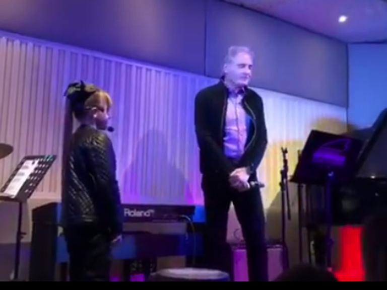 Aos 8 anos, Rafaella Justus deixa fãs boquiabertos ao cantar música em inglês com o pai