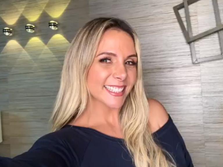 Carla Perez reproduz foto de quando os filhos eram crianças: ‘Foi bem difícil’