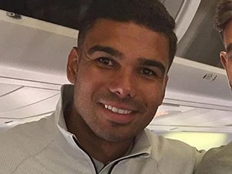 Beldade, esposa de Casemiro celebra quatro anos casada com o craque