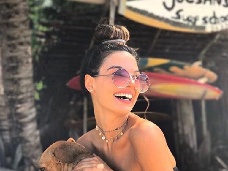 Isis Valverde mostra a barriguinha de grávida e fãs vão à loucura!