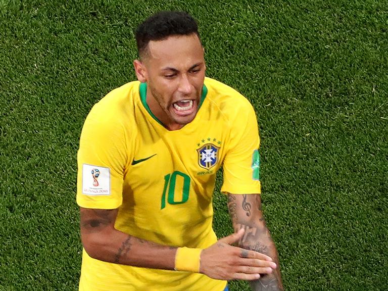 Trio de ‘parças’ do Neymar posam após vitória do Brasil e mandam recado aos críticos: ‘Aceita’
