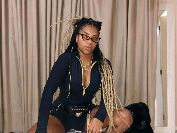 Sem aplique, Ludmilla mostra qual é o real tamanho de seu cabelo