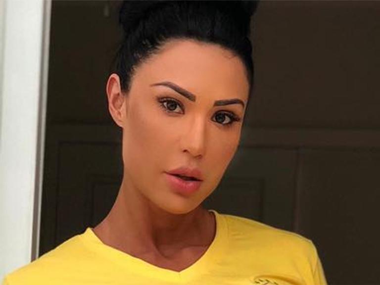 Gracyanne Barbosa responde alfinetada e conta quantas horas malha por dia