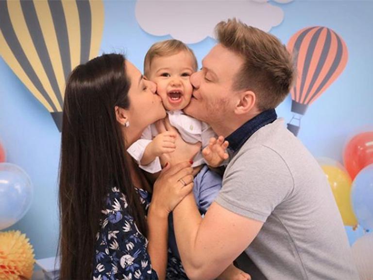 Thais Fersoza encanta em nova foto com o filho, Teodoro
