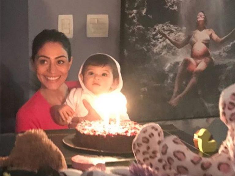 Carol Castro festeja os 11 meses da filha, Nina