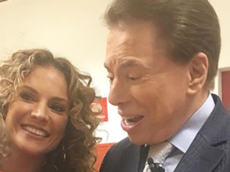 Nos bastidores do SBT, Silvio Santos paparica Gael, filho de Maira Charken