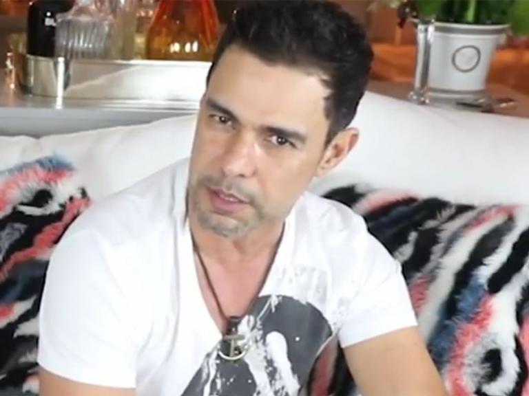 Zezé di Camargo comenta boatos de que seus atributos são ”avantajados”