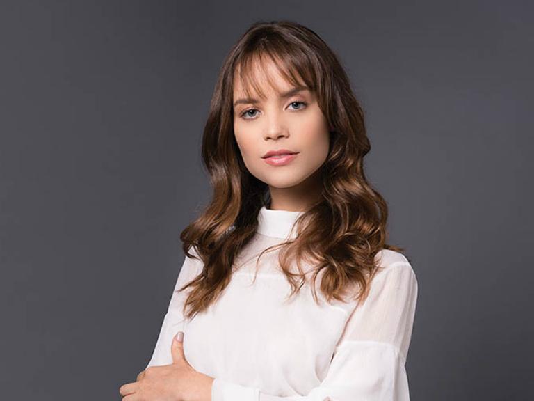 Aposta da Globo, Joana Borges relembra apoio dos pais após definir carreira como atriz: “Passaram a me apoiar incondicionalmente”