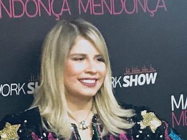 Após perder 20kg, Marília Mendonça posa exibindo corpão e insinua retoques