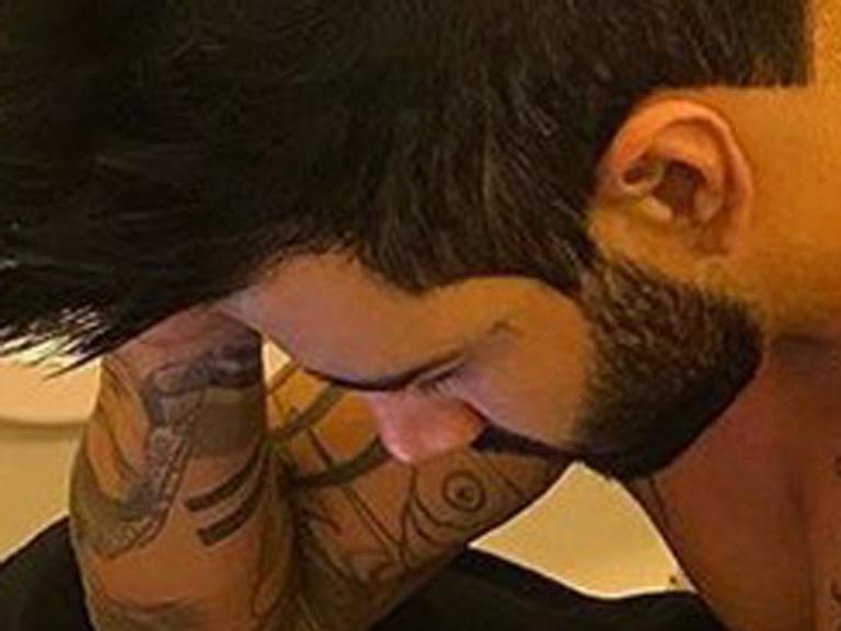 Gusttavo Lima aparece seminu em jatinho particular e leva alfinetada da esposa, Andressa Suita