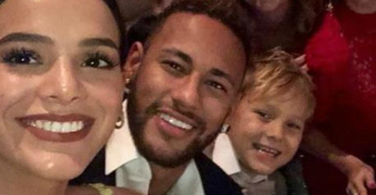 Neymar mostra que sabe dançar e arrasa na valsa com Bruna Marquezine