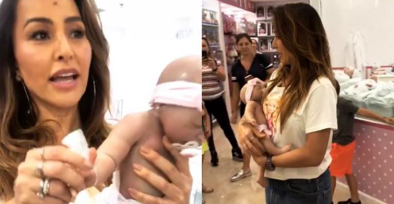 Sabrina Sato treina ‘ser mamãe’ com bebê de R$ 26mil e leva bronca do marido
