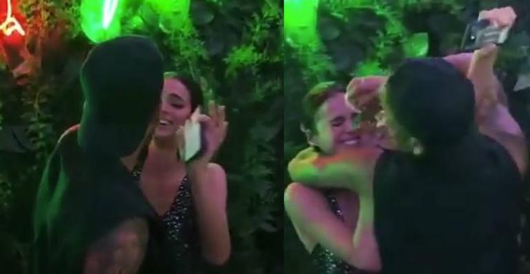 Neymar esfrega bolo na cara de Bruna Marquezine após o parabéns e diverte fãs