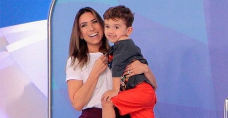 Filho de Patricia Abravanel rouba a cena no programa do avô
