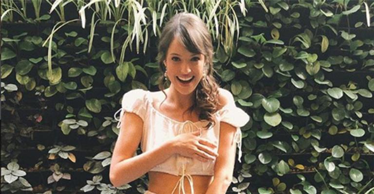 Agatha Moreira mostra o vestido de noiva de Ema em ‘Orgulho e Paixão’