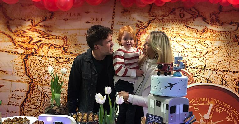 Carol Trentini faz festa de aniversário para o filho Bento