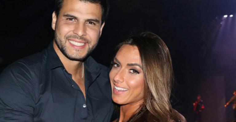 Saiba quem são os padrinhos famosos do casamento de Nicole Bahls e Marcelo Bimbi
