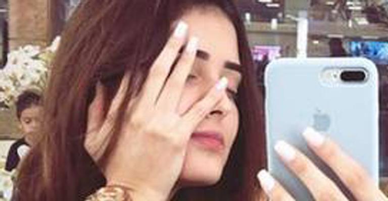 Após escândalo, Letícia Almeida retorna às redes sociais e aparece com visual renovado
