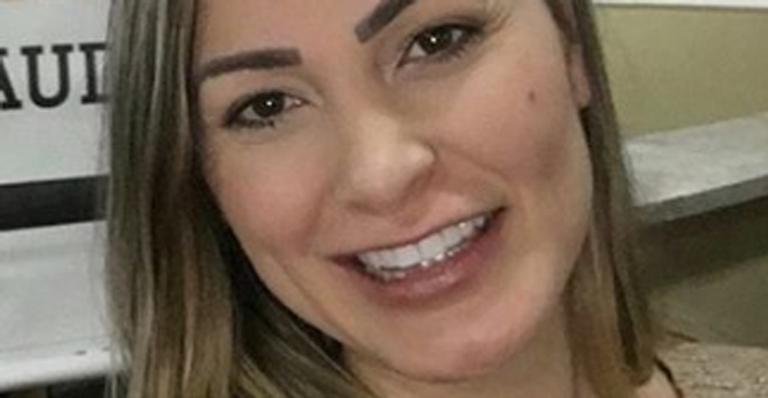 Envolvida em boatos, Andressa Urach posa ao lado do filho e deixa recado misterioso