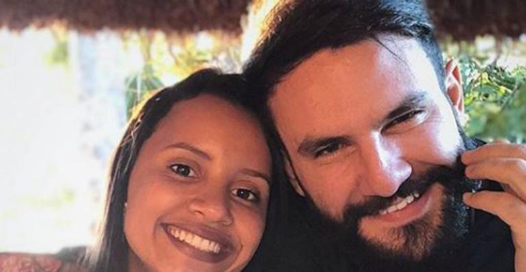 Gleici e Wagner curtem passeio romântico e ela se declara: “Um amor da minha vida”