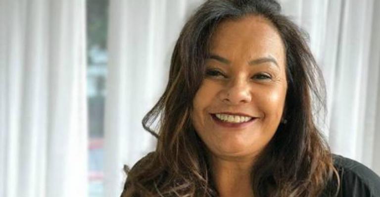 Solange Couto faz rara aparição ao lado do filho de 7 anos e se declara: ”Infância de volta”