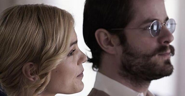 Hoje em ‘Orgulho e Paixão’: Darcy e Elisabeta conseguem resgatar as provas contra ela