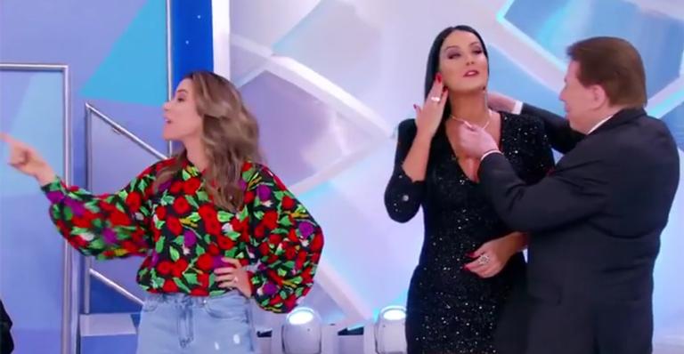 Silvio Santos presenteia Helen Ganzarolli com colar de brilhantes e Patrícia Abravanel se revolta