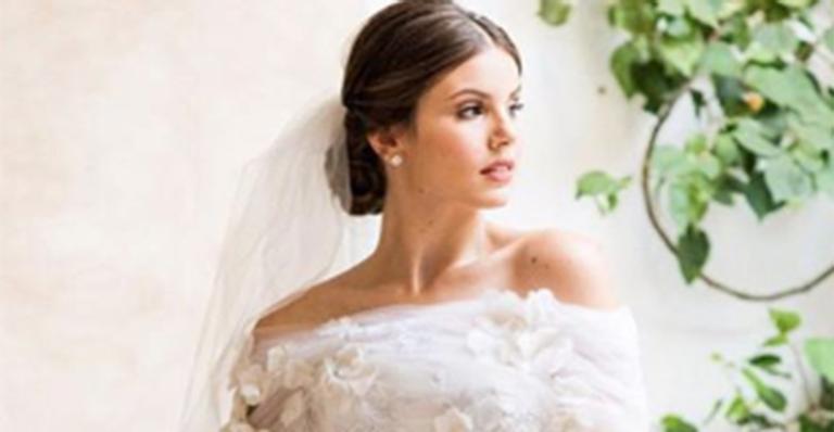 Camila Queiroz conta por que não usou segundo vestido preparado para o seu casamento