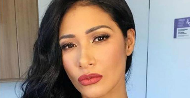 Simaria, da dupla com Simone, mostra filho e marido em foto raríssima