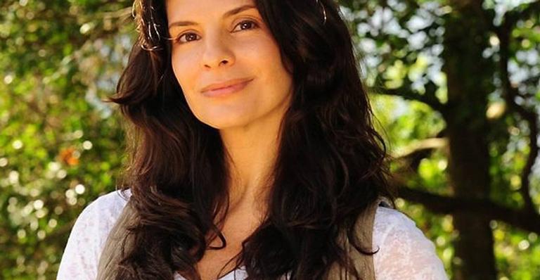 Filho de Helena Ranaldi com diretor global assume namoro com modelo