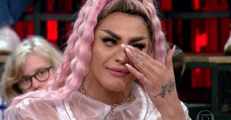 Pabllo Vittar chora em programa de TV ao contar momento feliz que virou tragédia